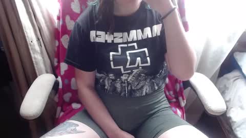 Snapshot of 666maskgirl chatting on September 29, 2025, 5:18 pm SHANNON online show from September 29, 2025, 5:18 pm