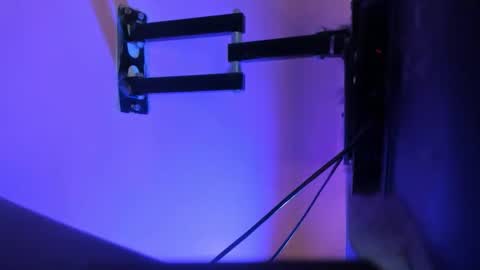 Lee lowell online show from November 7, 2025, 11:21 am