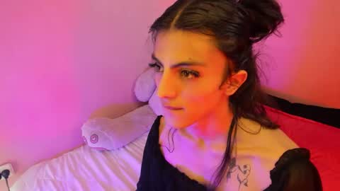 Lee lowell online show from December 5, 2025, 6:33 am