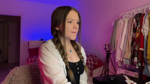    online show from December 25, 2024, 4:54 pm