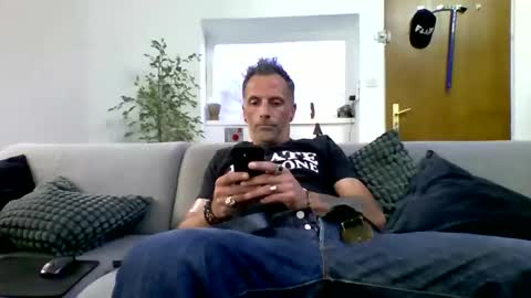 Num online show from April 4, 2026, 3:42 pm