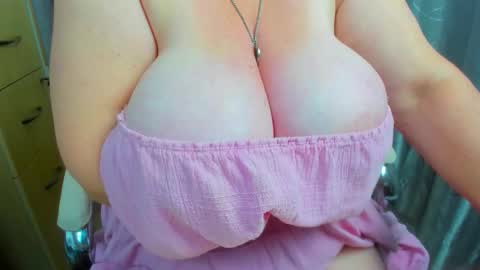 Brendi online show from November 17, 2025, 2:56 pm