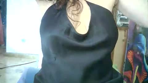 Lilu online show from September 18, 2025, 10:06 am