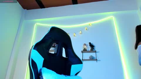    online show from October 13, 2025, 12:21 am