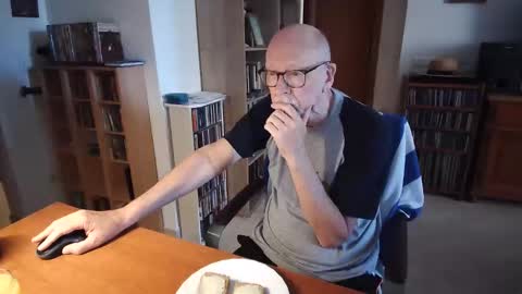 Snapshot of 7thsojourn chatting on April 19, 2026, 8:57 am Papi online show from April 19, 2026, 8:57 am