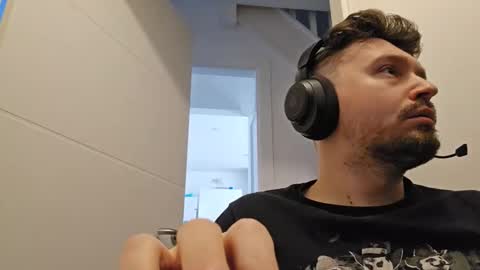 8inchdude93 online show from March 21, 2026, 8:08 am