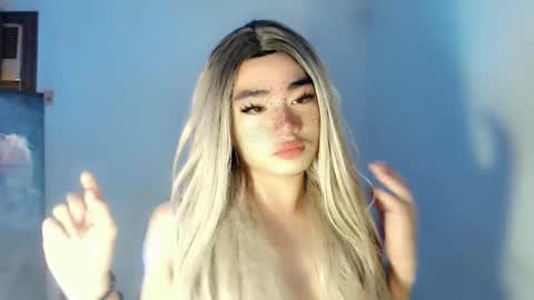 8inches_femboy online show from September 19, 2025, 3:30 am