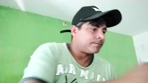 9vinhocamshow online show from December 25, 2024, 4:43 pm