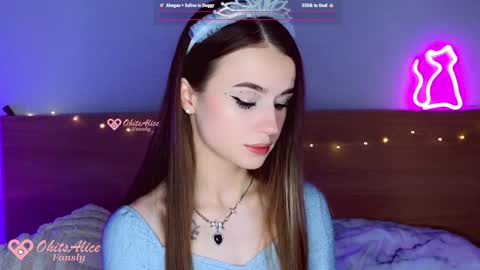 Snapshot of _0hitsme chatting on December 4, 2024, 8:45 am Alice online show from December 4, 2024, 8:45 am