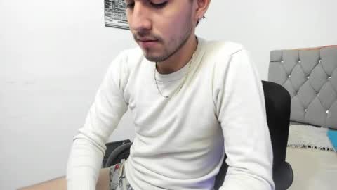 Snapshot of _1dereck chatting on February 1, 2026, 2:04 pm DERECK online show from February 1, 2026, 2:04 pm