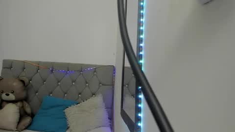 Snapshot of _1dereck chatting on February 17, 2026, 8:44 am DERECK online show from February 17, 2026, 8:44 am