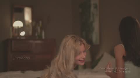 Olivia dark hair  Zoe light hair online show from March 10, 2025, 2:17 am