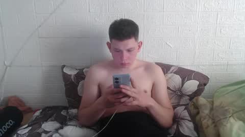 Snapshot of _a_k_i_ chatting on June 1, 2026, 3:47 pm Aki online show from June 1, 2026, 3:47 pm