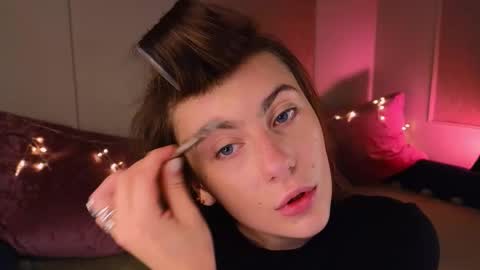 Willow online show from December 4, 2025, 9:12 pm