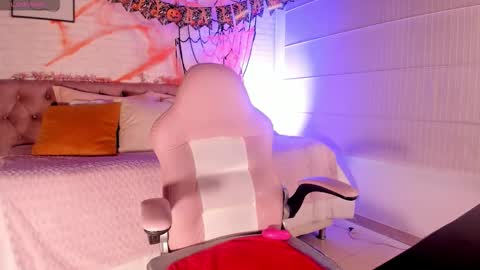 Aby online show from October 30, 2025, 1:01 pm