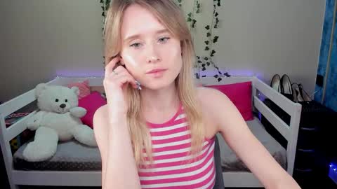 adel online show from October 22, 2025, 6:29 pm