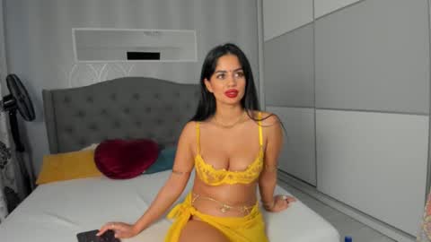 Snapshot of _adelle chatting on October 25, 2025, 12:23 pm Adelle online show from October 25, 2025, 12:23 pm