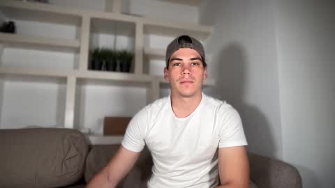 _aesthetic online show from October 13, 2025, 12:27 pm