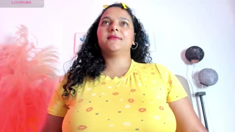 _aithanaa_ online show from November 4, 2025, 7:35 pm