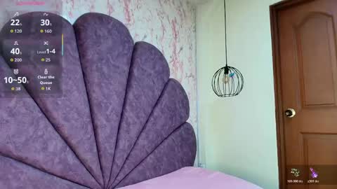 Snapshot of _alaia_collway_ chatting on April 25, 2026, 12:08 pm Alaia online show from April 25, 2026, 12:08 pm