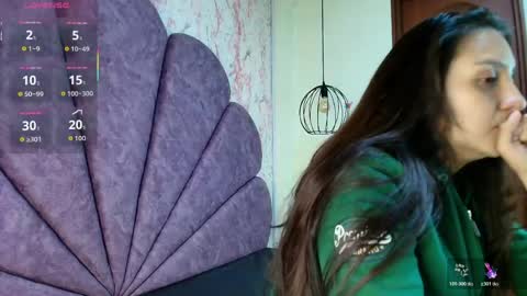 Snapshot of _alaia_collway_ chatting on May 5, 2026, 11:51 am Alaia online show from May 5, 2026, 11:51 am