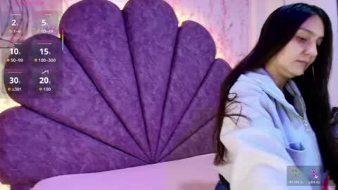 Snapshot of _alaia_collway_ chatting on May 8, 2026, 12:10 pm Alaia online show from May 8, 2026, 12:10 pm
