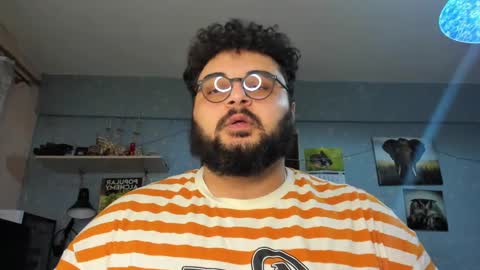 Snapshot of _alan_bear_ chatting on February 4, 2025, 5:23 pm Alan online show from February 4, 2025, 5:23 pm