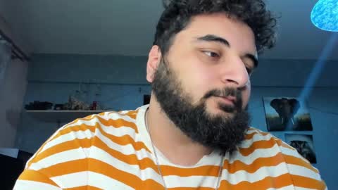 Snapshot of _alan_bear_ chatting on February 5, 2025, 3:20 pm Alan online show from February 5, 2025, 3:20 pm