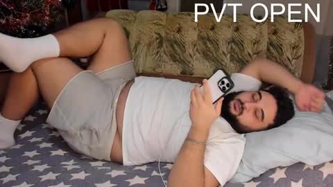 Snapshot of _alan_bear_ chatting on February 21, 2025, 3:32 pm Alan online show from February 21, 2025, 3:32 pm