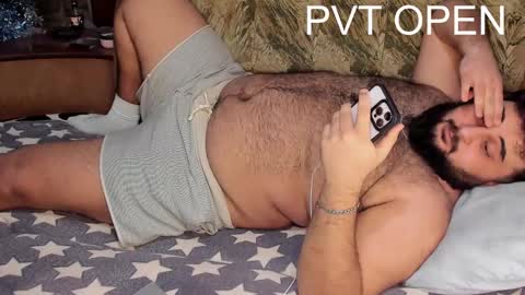 Snapshot of _alan_bear_ chatting on February 24, 2025, 8:14 pm Alan online show from February 24, 2025, 8:14 pm