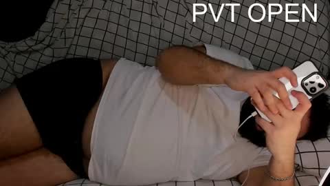 Snapshot of _alan_bear_ chatting on March 3, 2025, 4:14 pm Alan online show from March 3, 2025, 4:14 pm