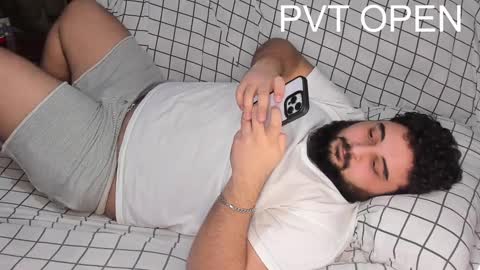 Snapshot of _alan_bear_ chatting on March 6, 2025, 5:11 pm Alan online show from March 6, 2025, 5:11 pm