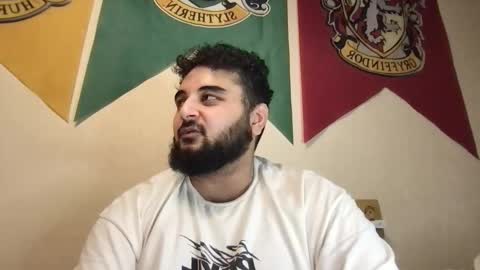 Snapshot of _alan_bear_ chatting on October 16, 2025, 10:33 pm Alan online show from October 16, 2025, 10:33 pm