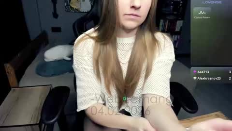 Snapshot of _aleksaa_ chatting on February 4, 2026, 3:40 pm Aleksandra online show from February 4, 2026, 3:40 pm