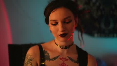 Snapshot of _alicemorrison_ chatting on May 11, 2026, 6:05 pm Alice Morrison Mistress Datura online show from May 11, 2026, 6:05 pm