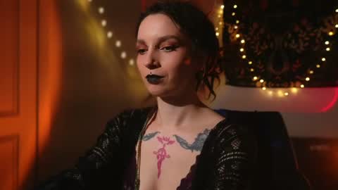 Snapshot of _alicemorrison_ chatting on May 27, 2026, 5:43 pm Alice Morrison Mistress Datura online show from May 27, 2026, 5:43 pm