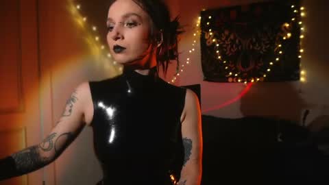 Snapshot of _alicemorrison_ chatting on June 3, 2026, 6:02 pm Alice Morrison Mistress Datura online show from June 3, 2026, 6:02 pm
