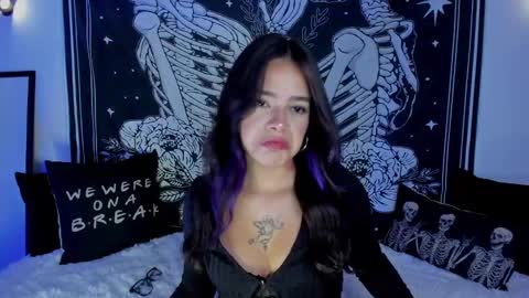 _alicesasha_ online show from October 2, 2025, 8:32 am