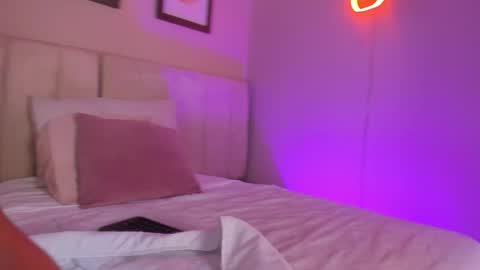 Snapshot of _alison_c chatting on October 10, 2025, 11:42 am Hii I m Alison online show from October 10, 2025, 11:42 am