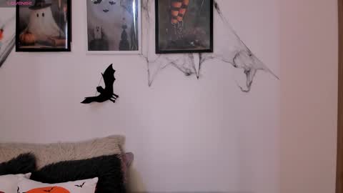 _allisongomez online show from October 4, 2025, 6:06 pm