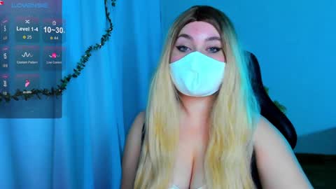 Amy NO NUDE MODEL online show from December 13, 2024, 2:27 pm