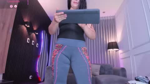 Snapshot of _anna_parker_ chatting on September 15, 2025, 7:47 pm Ana online show from September 15, 2025, 7:47 pm