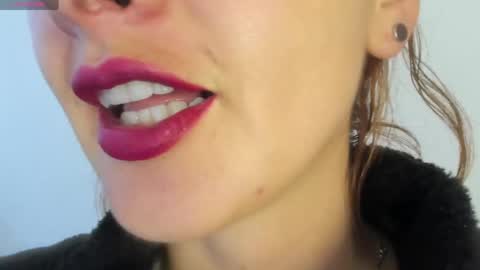 antonia online show from April 15, 2026, 8:09 pm