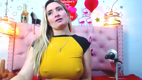 _antonella_11 online show from March 4, 2025, 2:17 am