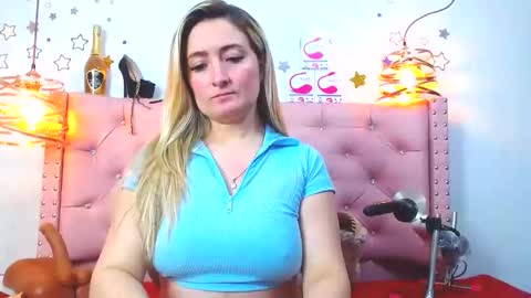 _antonella_11 online show from March 7, 2025, 2:36 am