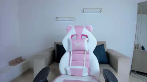    online show from February 13, 2026, 12:23 pm