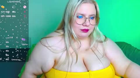 Snapshot of _ariaakashi_ chatting on February 17, 2025, 8:19 am _ariaakashi_ online show from February 17, 2025, 8:19 am