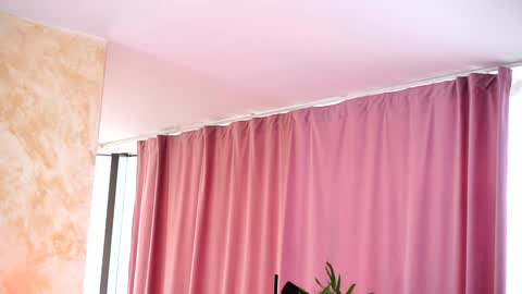 Snapshot of _arielle chatting on January 10, 2025, 9:13 am Arielle online show from January 10, 2025, 9:13 am