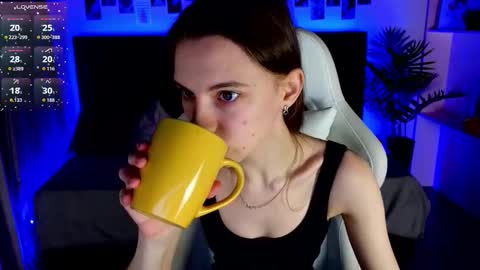 _ash_leyy_ online show from November 16, 2025, 1:33 am