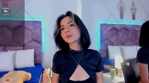_aurora_collins_ online show from September 24, 2025, 12:08 pm